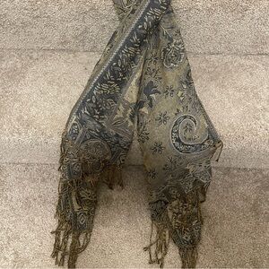Elegant Paisley Fringe Scarf